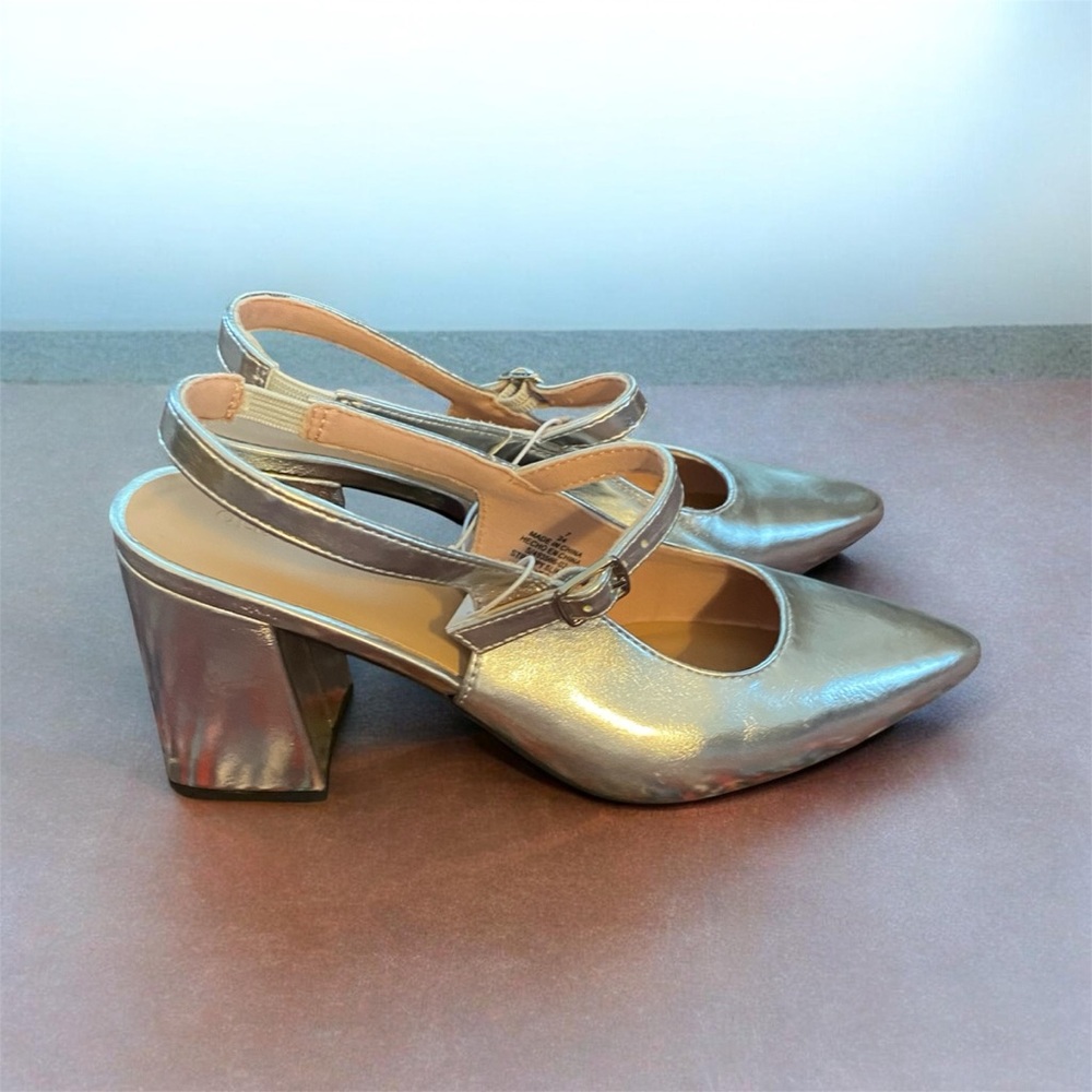 OLD NAVY Women's Slingback Maryjane Heels | size 7 | NWT | Silver. - Picture 2 of 5